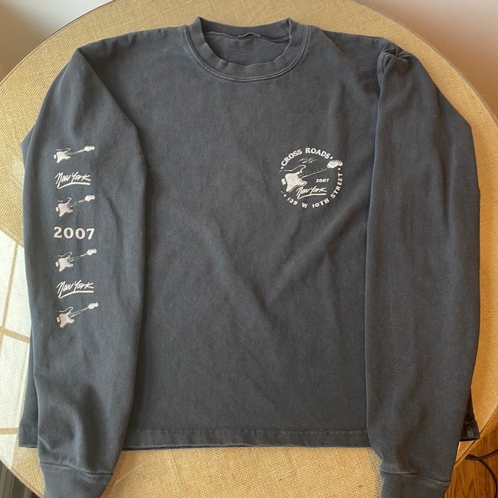 Brandy Melville J. Galt New York, NY Cropped Long sleeve